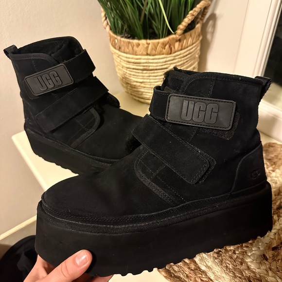 UGG Neumel Platform Chukka Boots - Picture 1 of 3